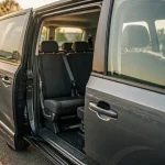 Voiture 8 places : van 8 places avec coffre préservé