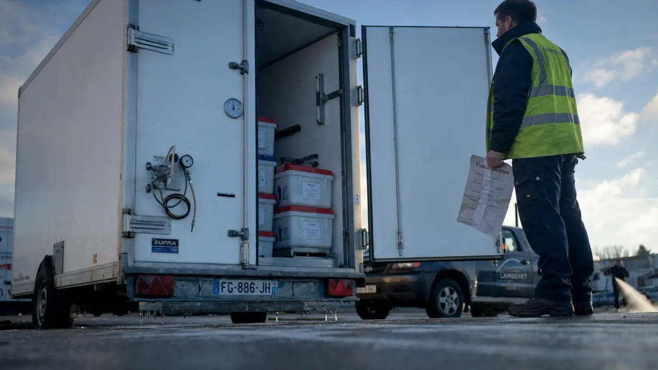 Tarif location remorque frigorifique prix : remorque frigorifique en parking, contrat location