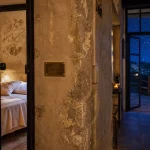 Hotel original en france : prison réhabilitée avec verrière et ciel étoilé