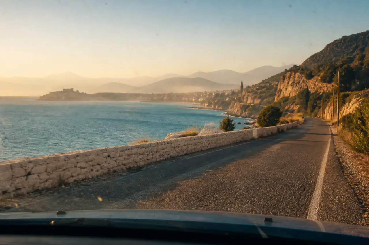 road trip sud greve 4 jours : route côtière mer Égée près de Nauplie